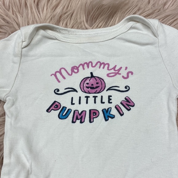 Mommy’s Little Pumpkin Onsie - Picture 2 of 2